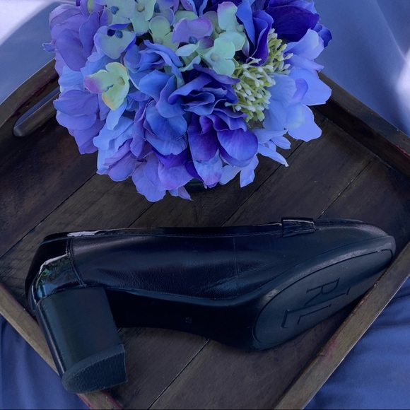 LAUREN Ralph Lauren Tatum Size 8 - Picture 5 of 9